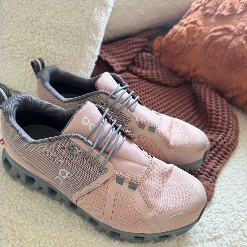 On cloud WOMENS shoes